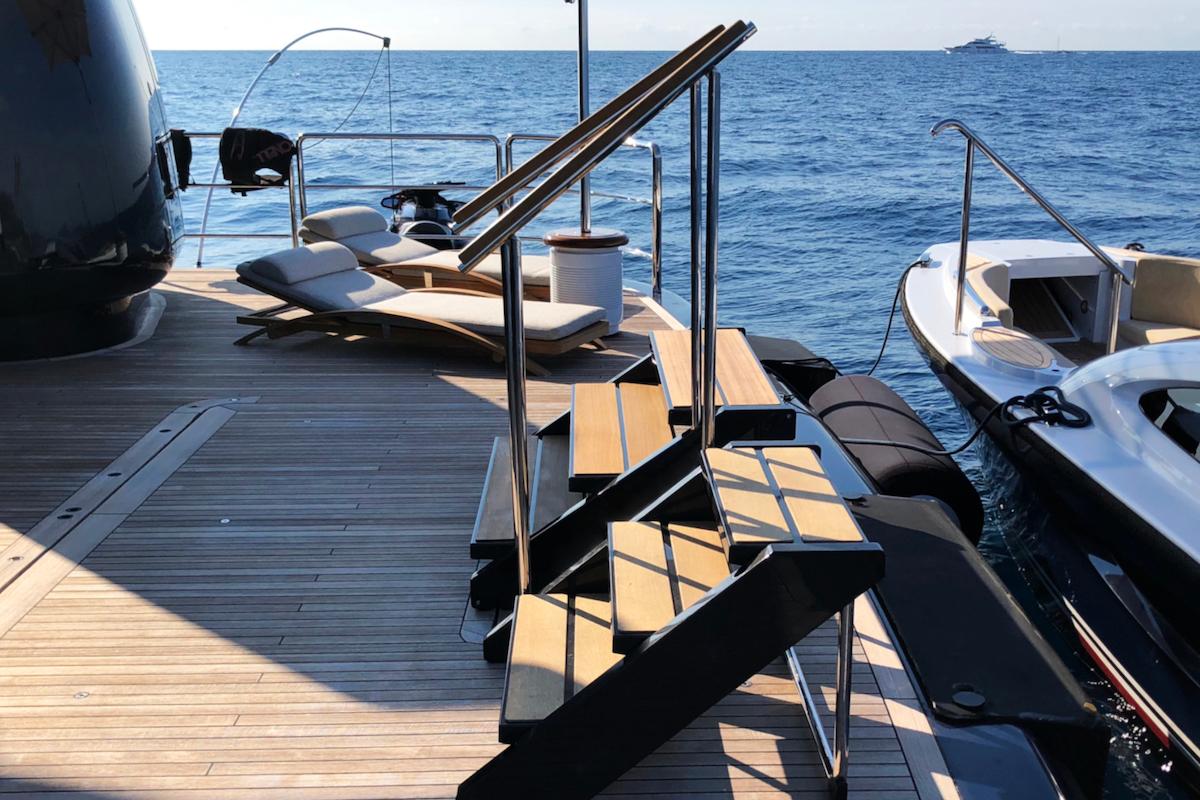 C-Quip carbon fibre dock steps