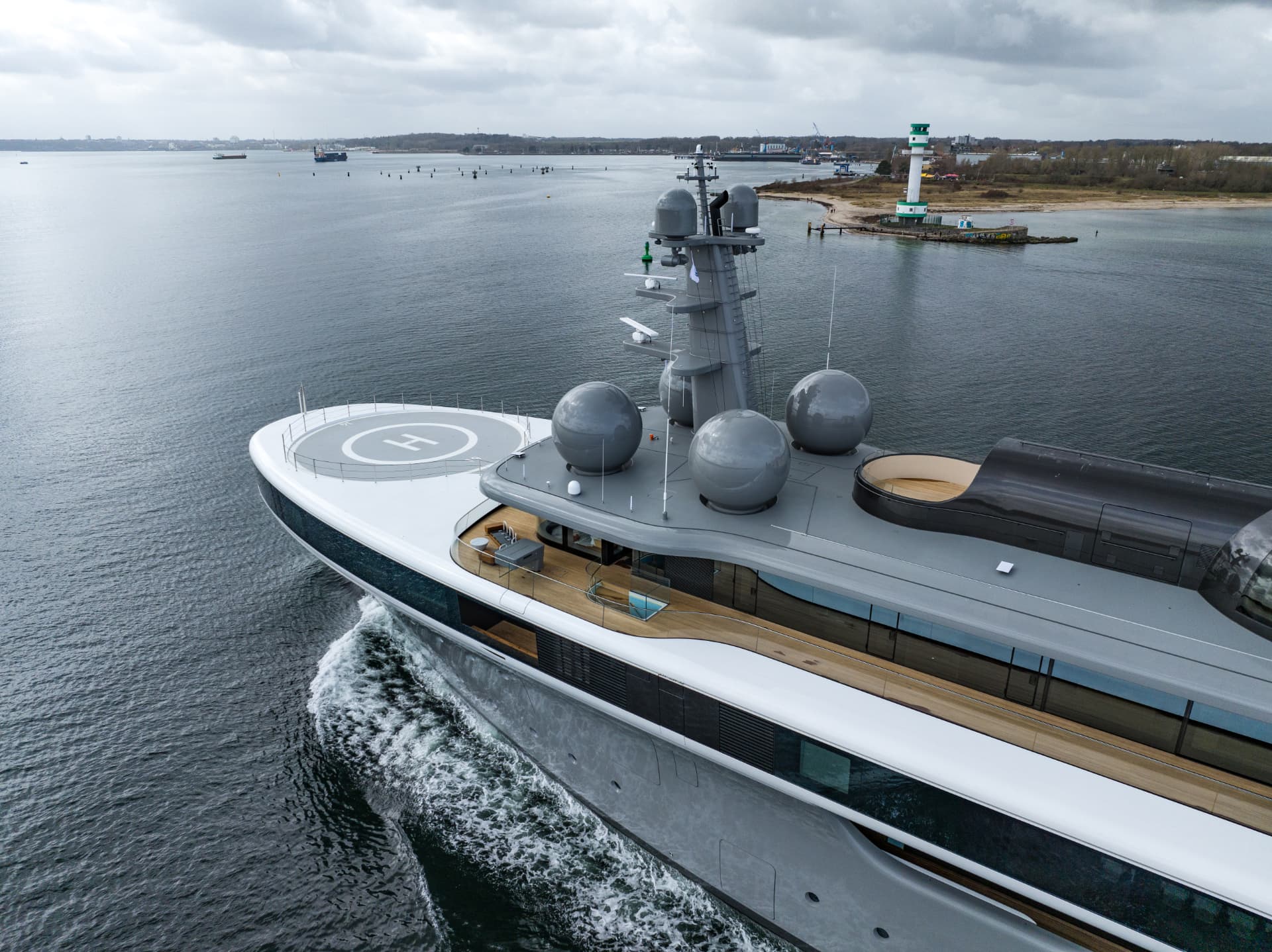 Superyacht Cosmos fitted with C-Quip equipment